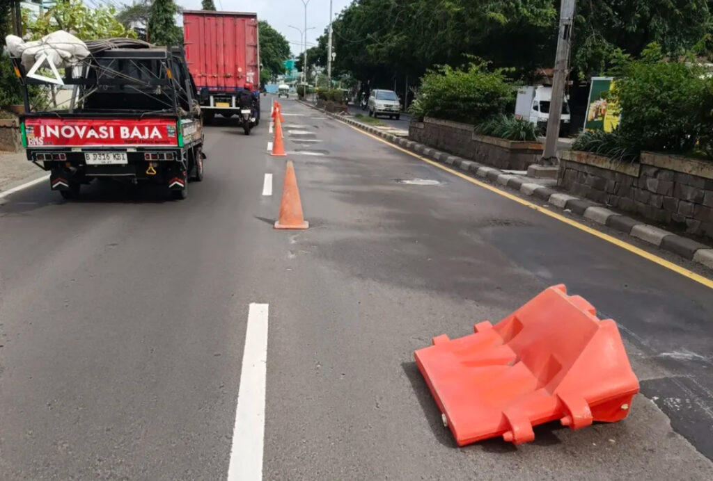 Warga Kabupaten Bekasi Menjerit : “Jalan di Kabupaten Bekasi Sudah Rusak Parah Termasuk di Area Jalan Raya Pantura”.