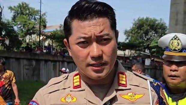 Pria yang Tergeletak Tewas di Bawah Kolong Jembatan Tol Cikarang Pusat, Kepala Induk PJR Cikampek Korlantas Polri AKP Sandy Titah Nugraha : “Kami Sudah Ketahui Pelaku ,Saat ini Buru Pelaku Penabrak”