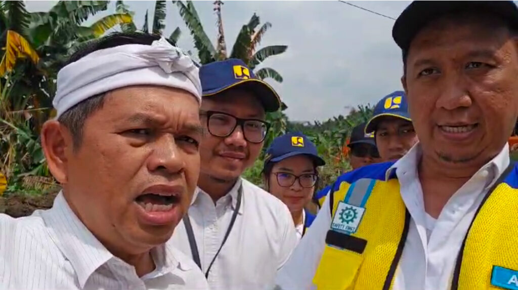 Dedi Mulyadi Kaget Saat Tanah di Bantaran Sungai Bekasi Punya Sertifikat dan Hak Milik Perorangan : “Kemarin Laut , Sekarang Sungai? Harus Cabut”