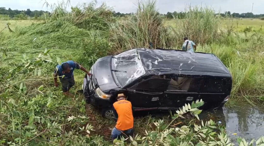 Bencana Puting Beliung Ekstrim Terjadi di Kecamatan Kedungwaringin dan Cikarang Barat Bekasi, Tower Roboh dan Mobil Sampai Terseret oleh Kencang nya Angin