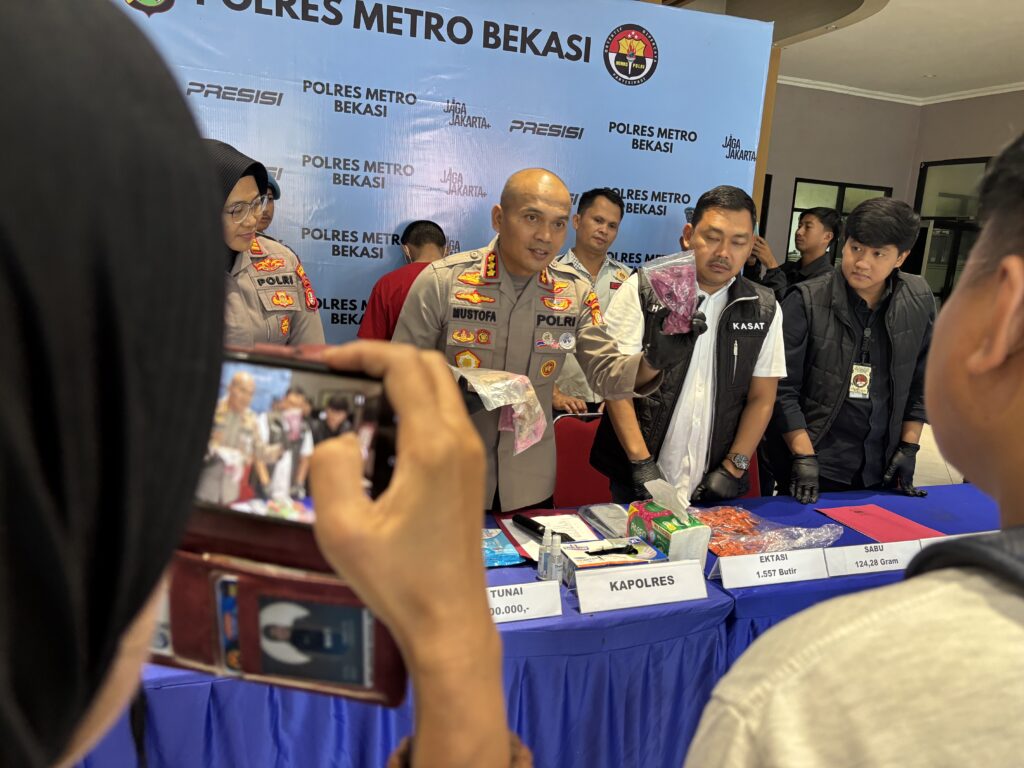 Peredaran Narkotika Melalui Instagram dengan Nominal Rp759.508.000, Berhasil di Ungkap Kasus SatresNarkoba Polres Metro Bekasi