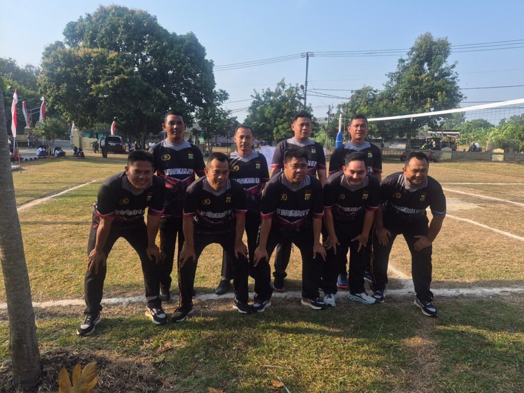 Jajaran Polsek Pebayuran Meriahkan HUT Bhayangkara ke-80 Lewat Tournament Voli Cup Bersama Masyarakat